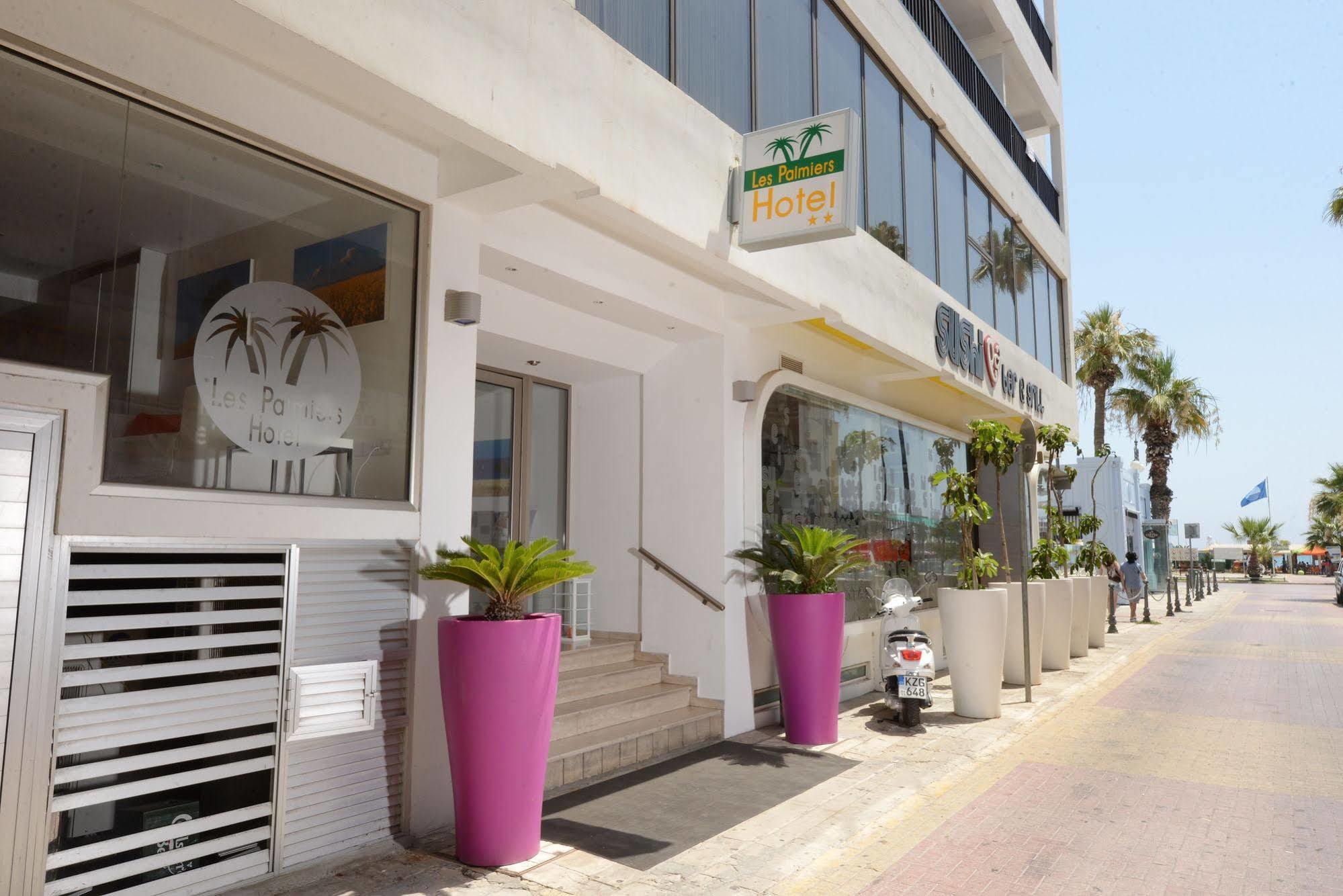 Les Palmiers Beach Boutique Hotel & Luxury Apartments Lárnaka Kültér fotó